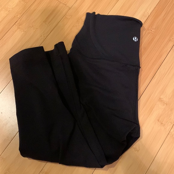 Lululemon Wunder Under 19” crops